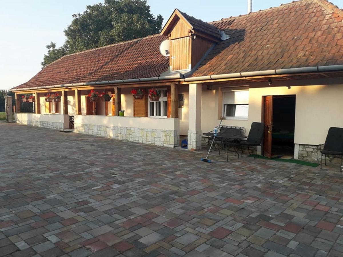 Hegyalja Vendeghaz Apartment Tolcsva Exterior foto