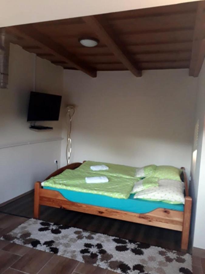 Hegyalja Vendeghaz Apartment Tolcsva Exterior foto